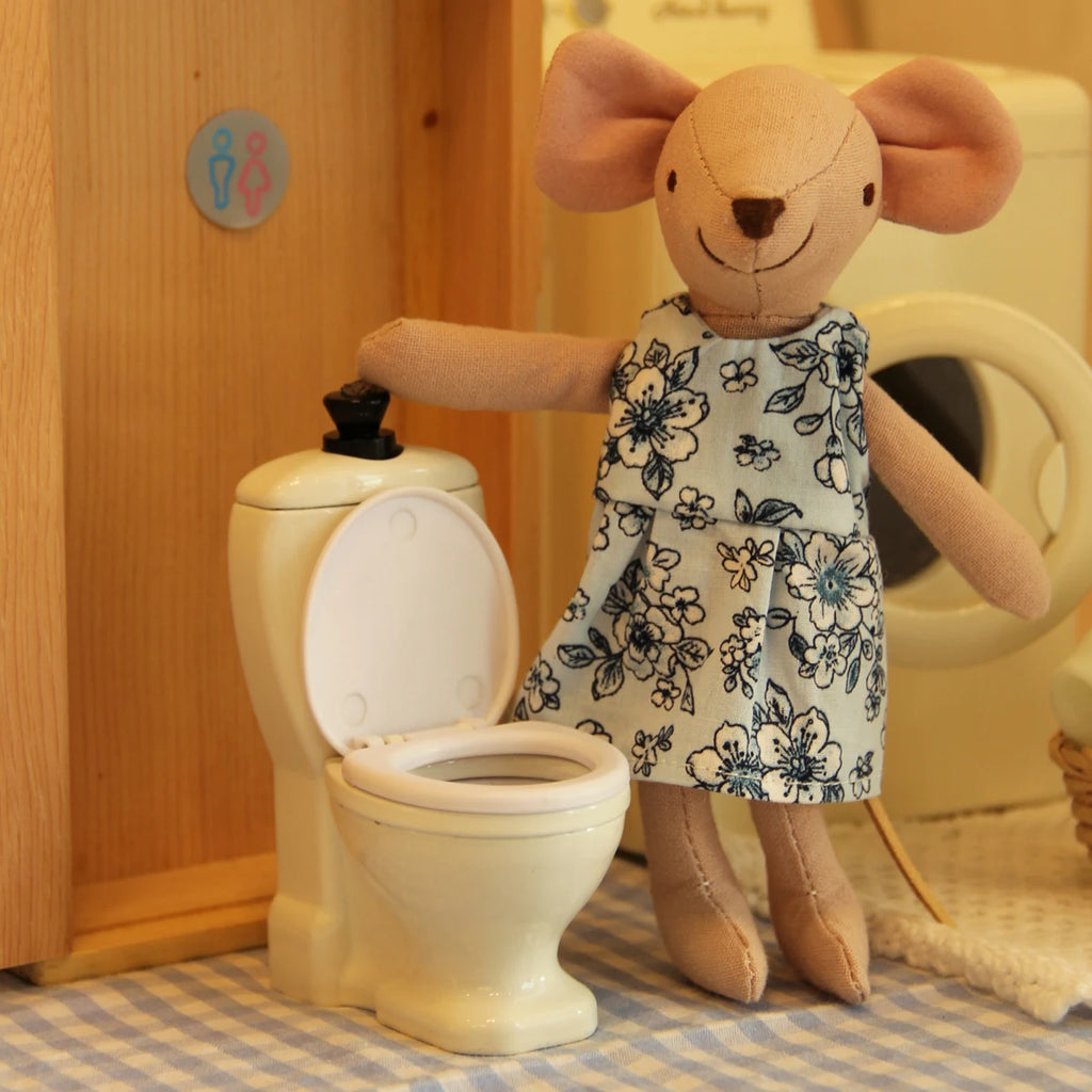 Miniature Simulation Furniture 1:12 Scale Iron Toilet Suitable for Dollhouse Home Decor