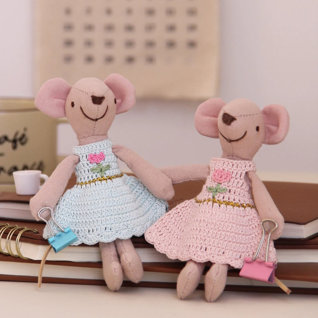 13Cm Mouse Toy with Handmade Crochet Skirt Suitable for Dollhouse Decoration