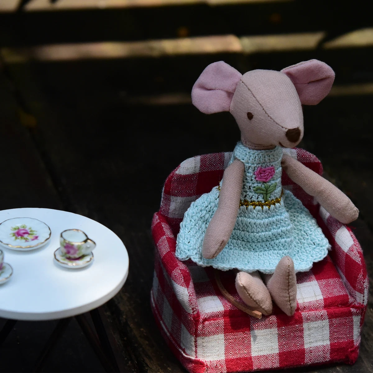 13Cm Mouse Toy with Handmade Crochet Skirt Suitable for Dollhouse Decoration