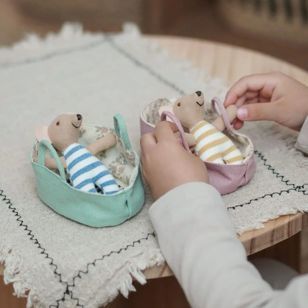 1PCS Plush Mouse Doll Toy Soft Stuffed Animal Friend for Kids - Holiday Birthday Gift Room Decor Pretend Play