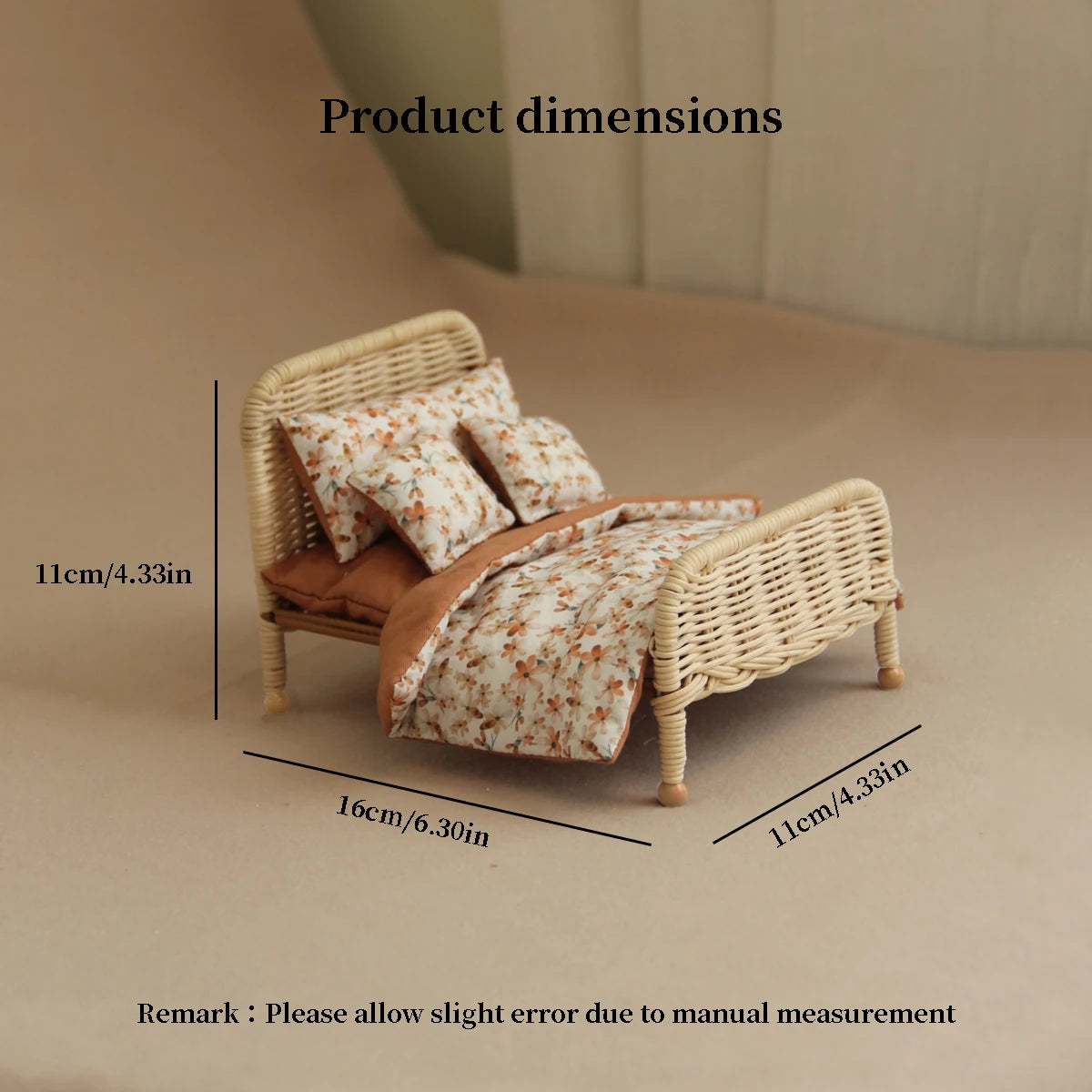 1:12 Miniature Simulated Rattan Crib with Bedding Three-Piece Set Suitable for Children'S Playhouse Decorations