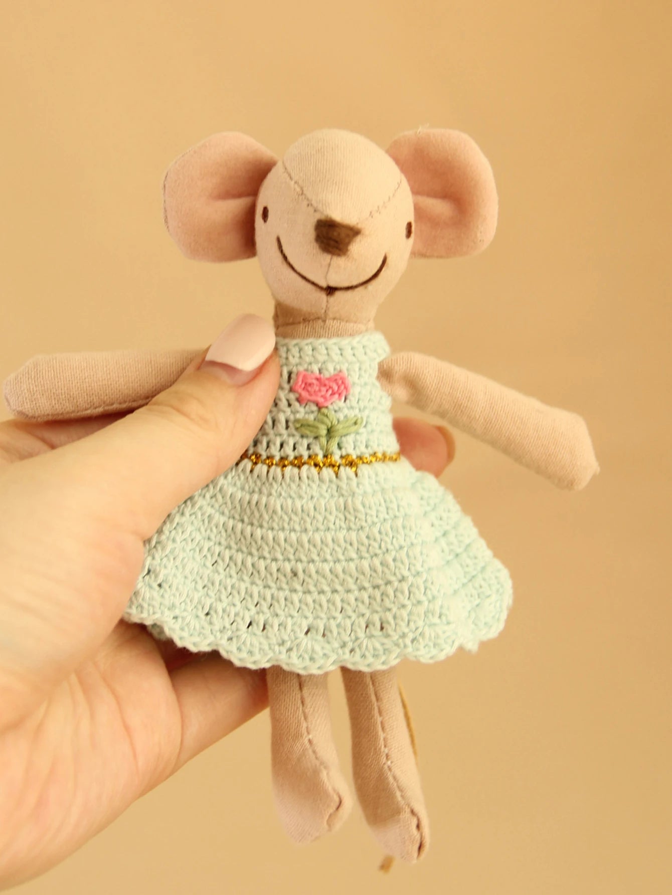 13Cm Mouse Toy with Handmade Crochet Skirt Suitable for Dollhouse Decoration